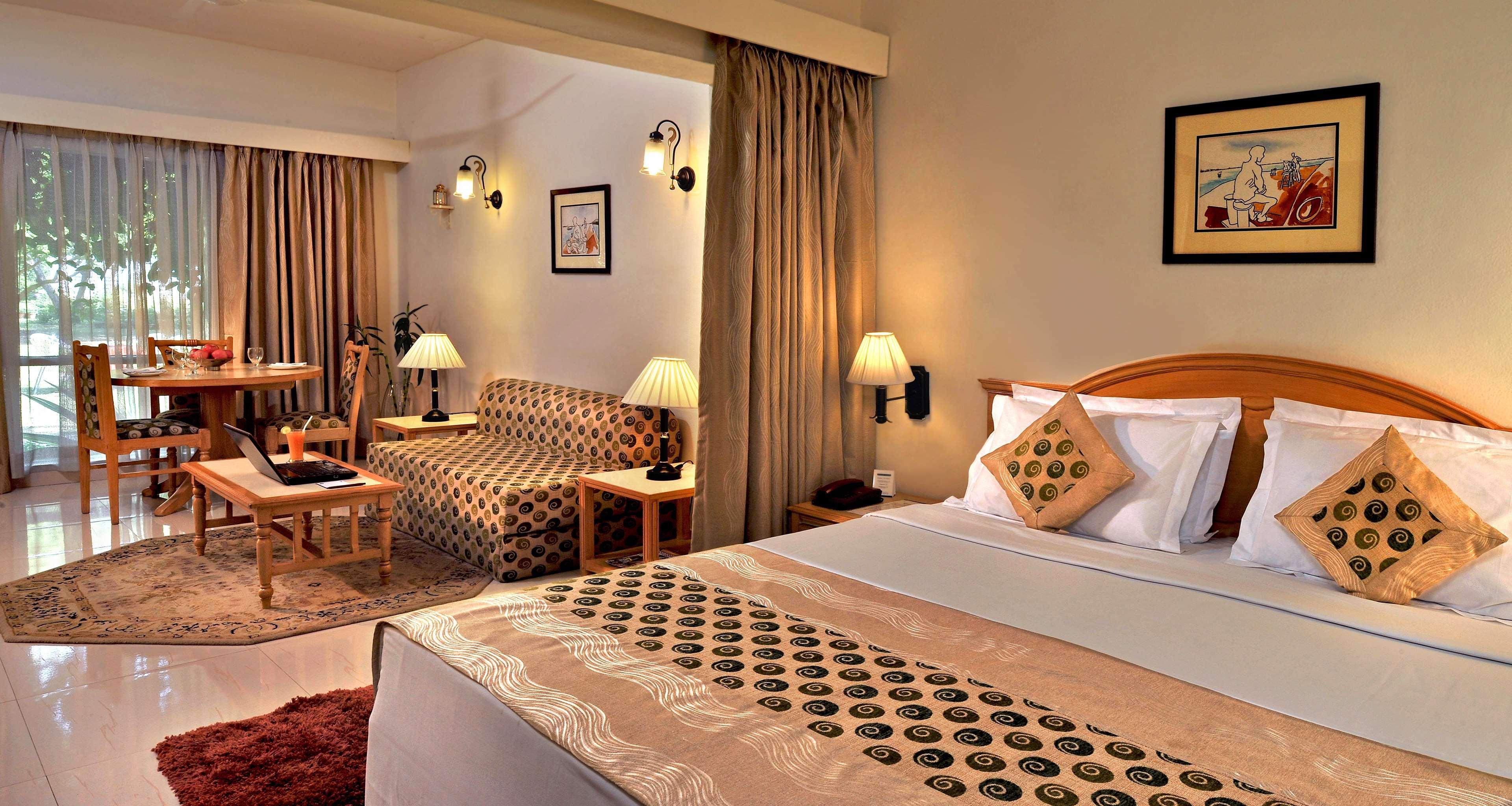 Best Western Resort Country Club Γκουργκάον Εξωτερικό φωτογραφία