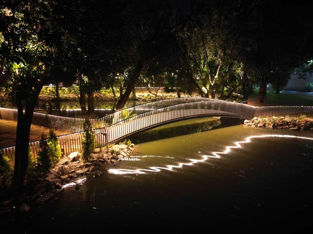Best Western Resort Country Club Γκουργκάον Εξωτερικό φωτογραφία